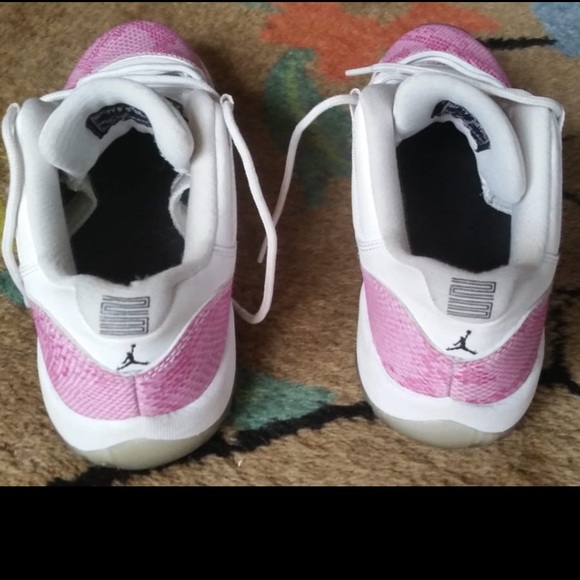 Air Jordan 11 retro pink snakeskin sneakers w/ box main image 4